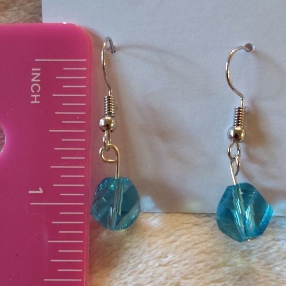 Rin's Unique Boutique - Handmade - Blue Faceted Earrings - Picture 4 of 4
